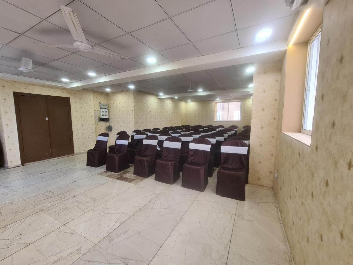 Hotel Nova Pride Rajkot Exterior foto