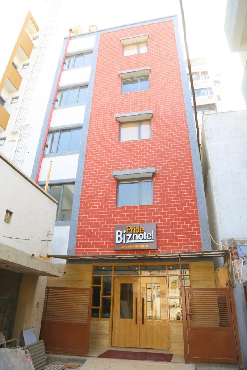 Hotel Nova Pride Rajkot Exterior foto